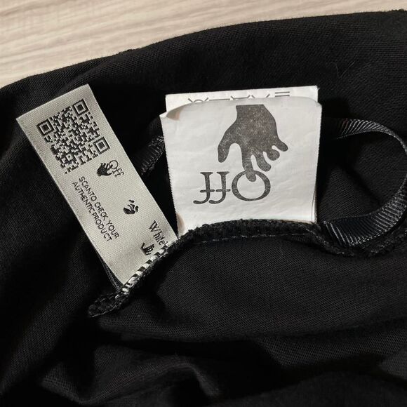 Off-white Men's Black T-shirt - Picture 9 of 10